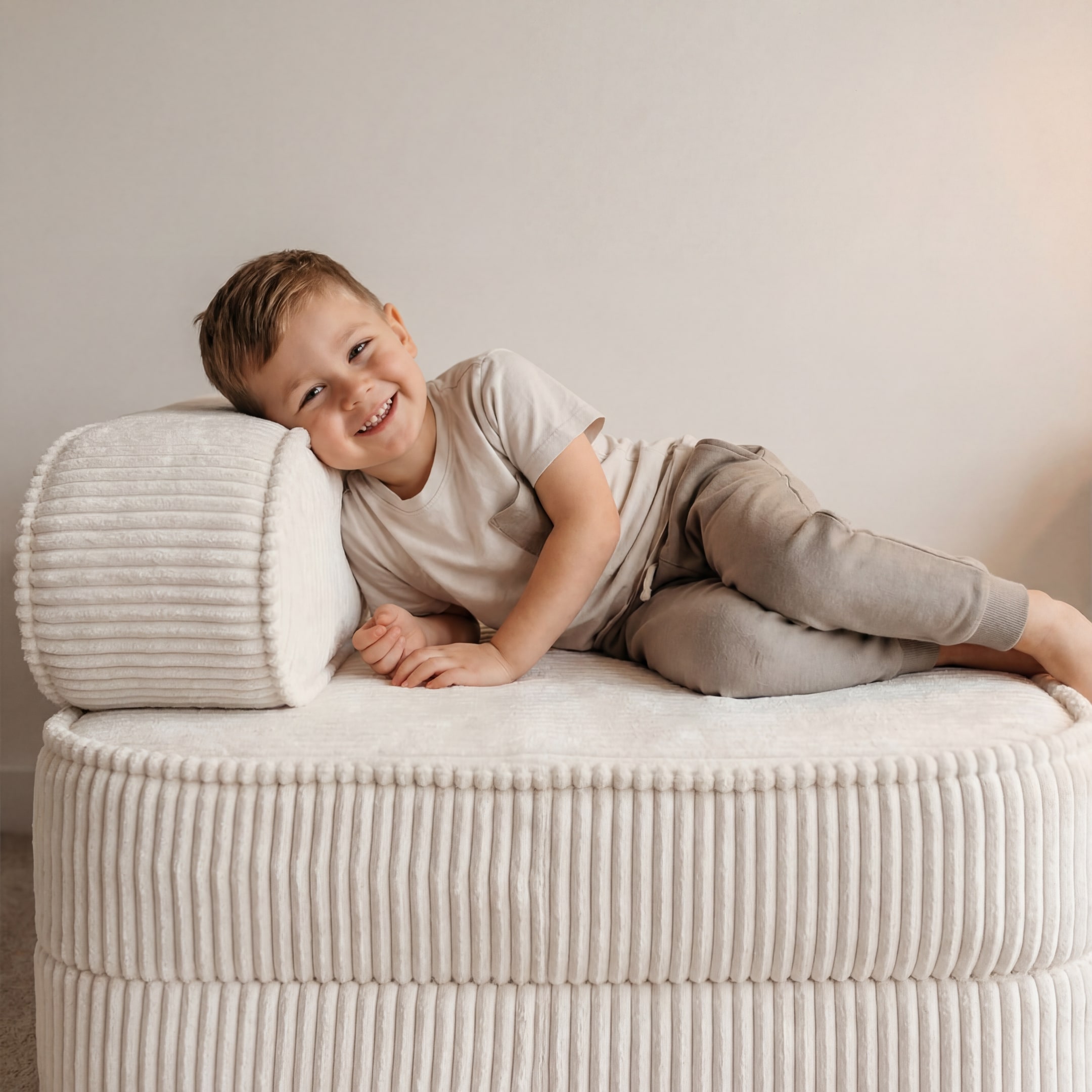 ספת רביצה Flip Chair משנה צורה – ספה גמישה לחדר ילדים
